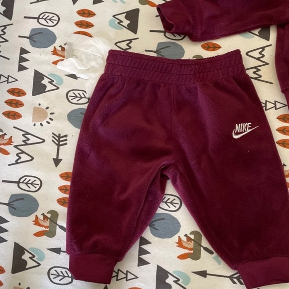 Nike infant sweatsuit - Picture 3 of 4